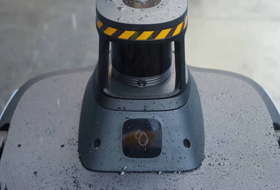 PUDU MT1 MAX Có thể hoạt động ngoài trời với kháng nước chuẩn IP54 và khả năng dự đoán mưa